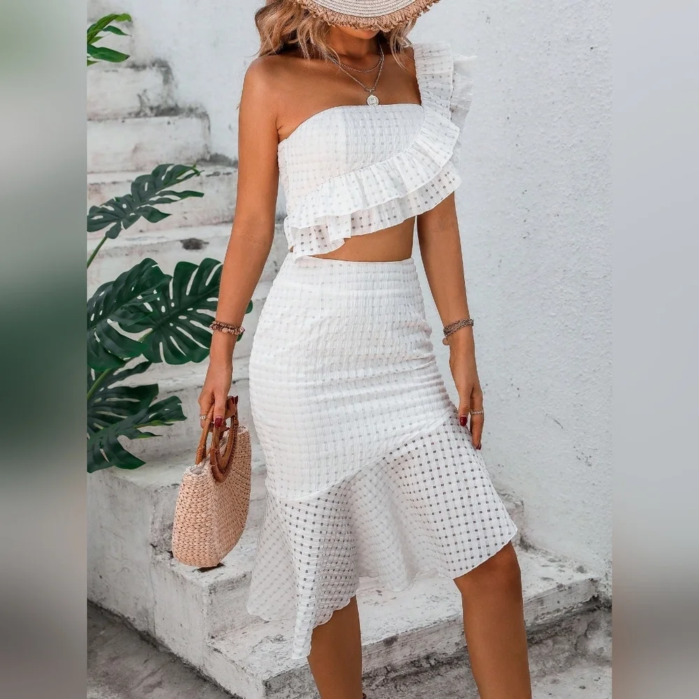 One Shoulder Ruffle Trim Crop Top & Mermaid Hem Skirt - Picture 5 of 5